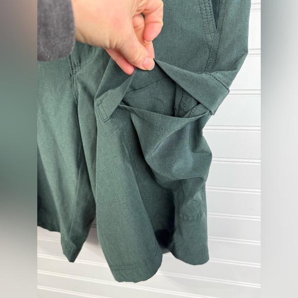 G.H Bass & Co. men’s green lightweight outdoor hiking shorts. Size 32X10.5” - Picture 3 of 6